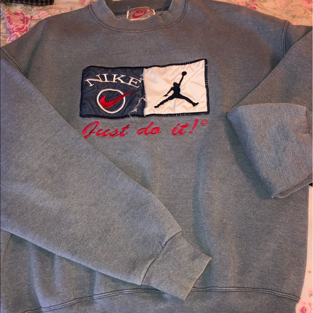 Vintage Nike sweatshirt from 89-